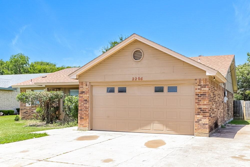 2206 Brim Ct - Photo 3 of 19