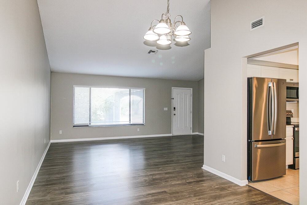 10142 Bannister St - Photo 7 of 16