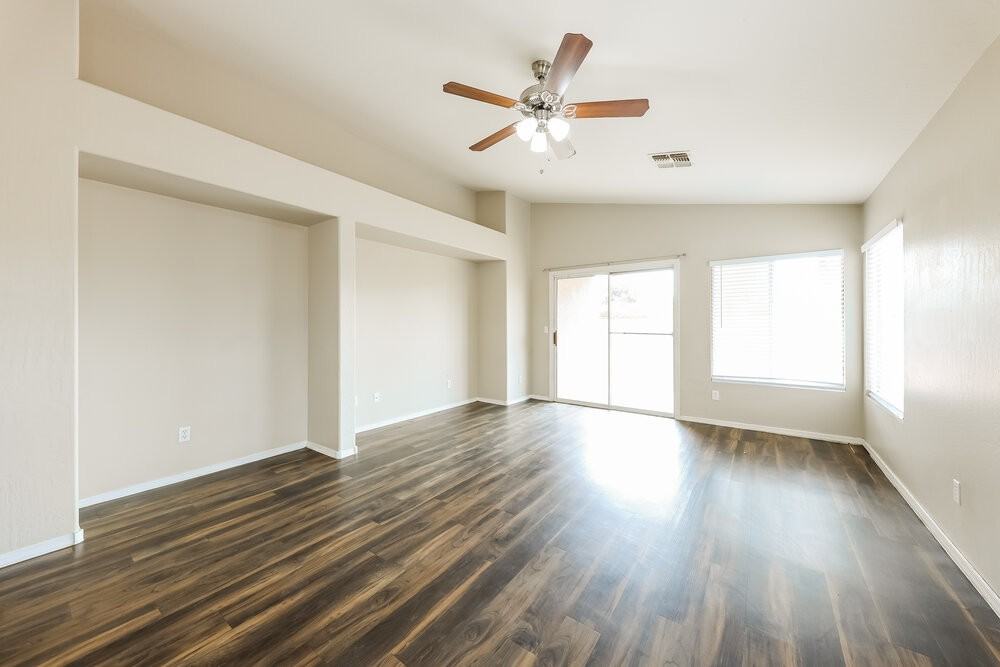 14601 N 154th Ave - Photo 4 of 16