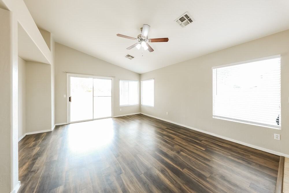 14601 N 154th Ave - Photo 5 of 16