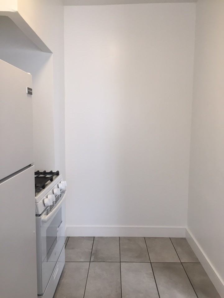 845 Normandie Avenue #5 - Photo 5 of 11