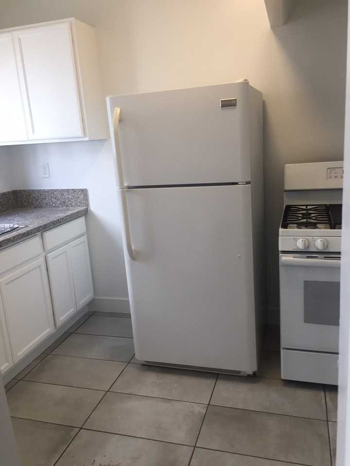 845 Normandie Avenue #5 - Photo 6 of 11