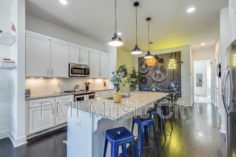 1027 Wedgewood Ave - Photo 4 of 27