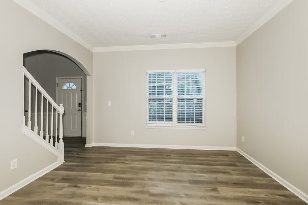 135 Greenland Dr - Photo 4 of 17