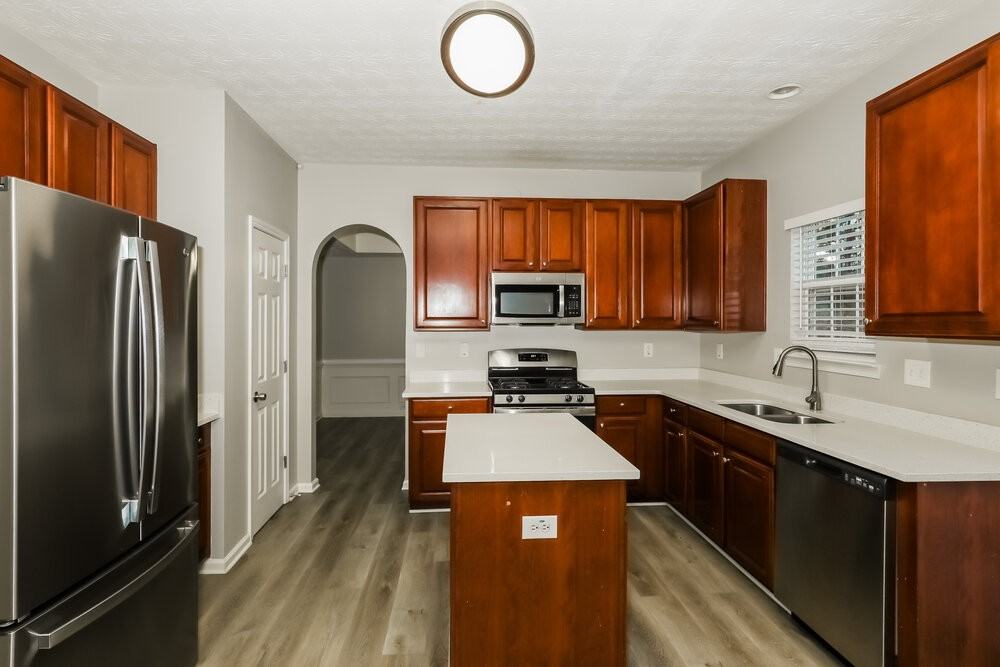 135 Greenland Dr - Photo 6 of 17