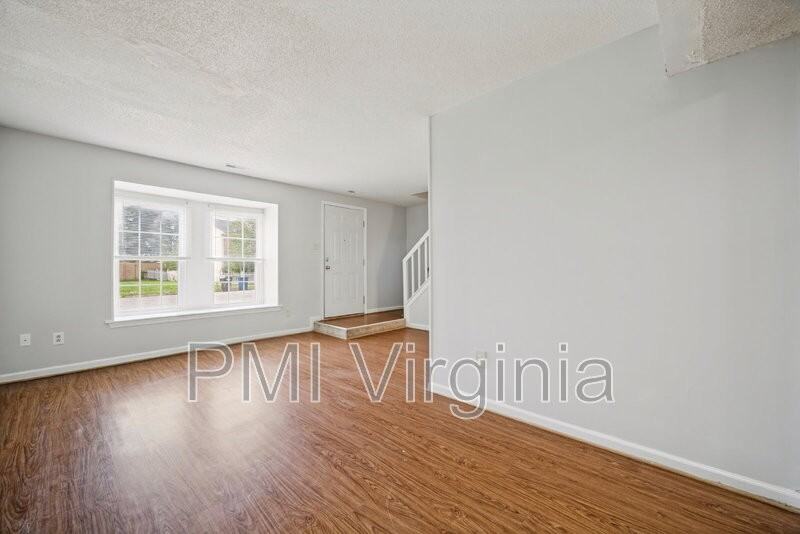 3310 Scarborough Way - Photo 6 of 34