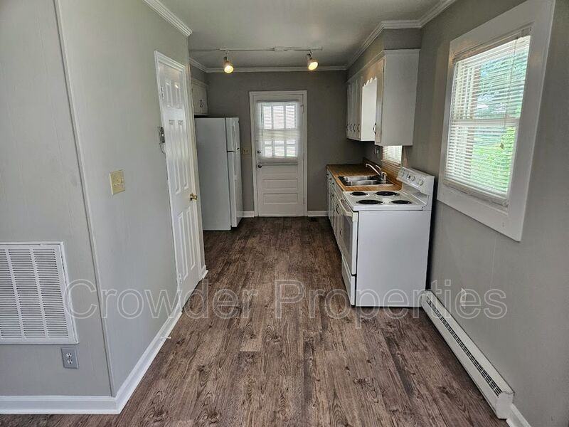 1120 Georgetown Dr - Photo 3 of 14