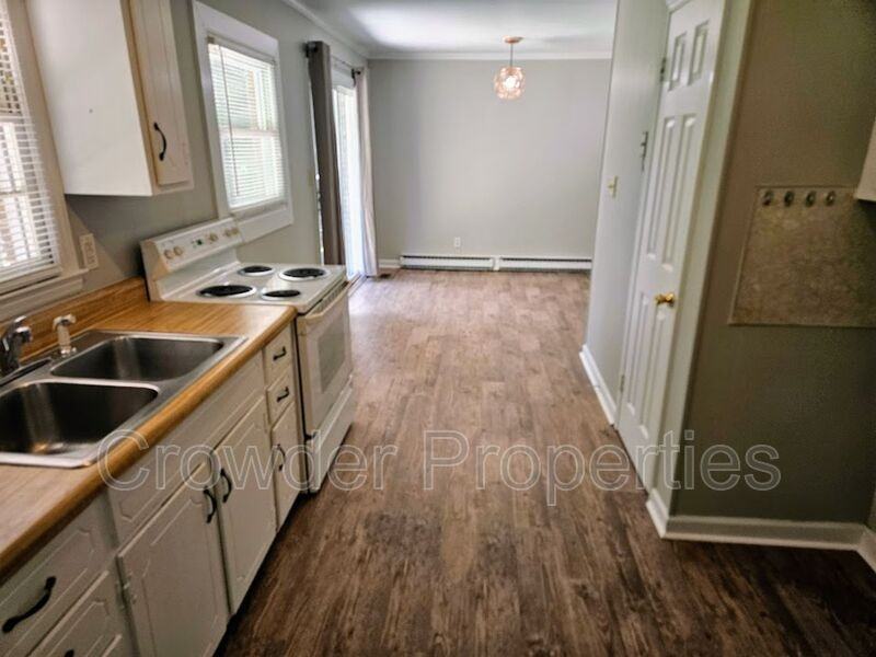 1120 Georgetown Dr - Photo 4 of 14