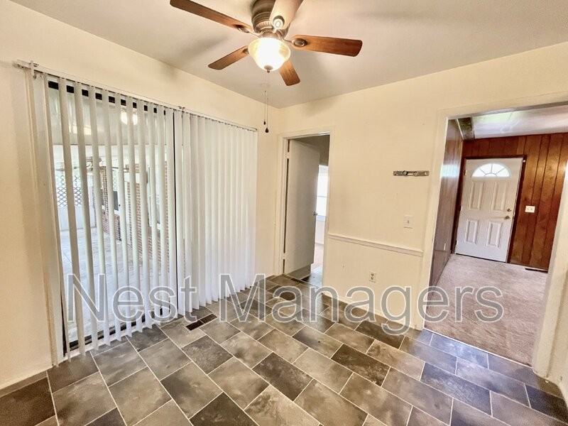 717 Rockwood Dr - Photo 3 of 25