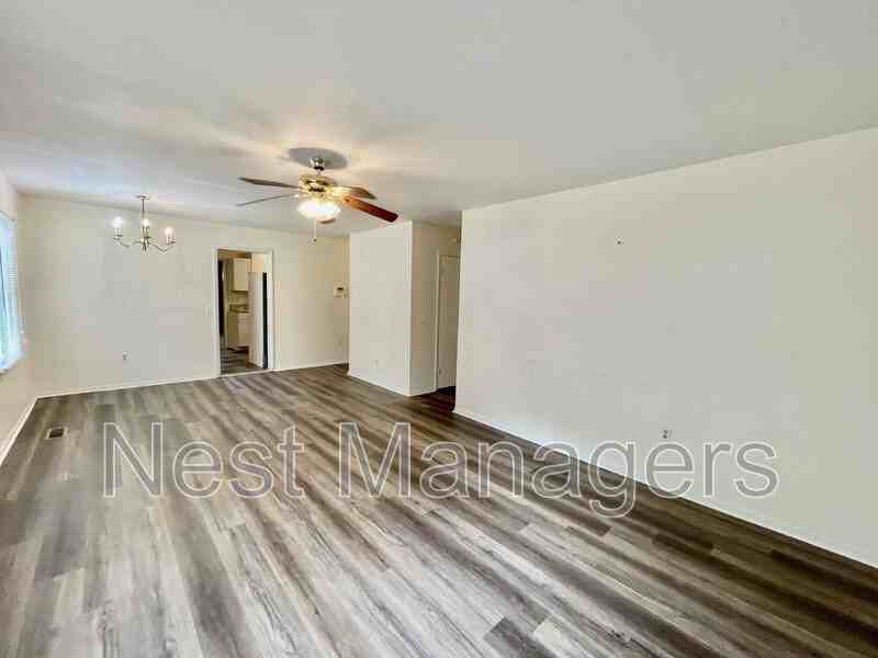 717 Rockwood Dr - Photo 4 of 25