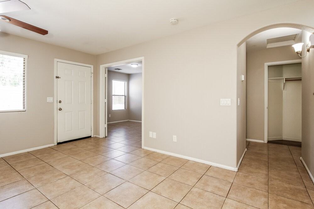 12508 W Windsor Blvd - Photo 3 of 16