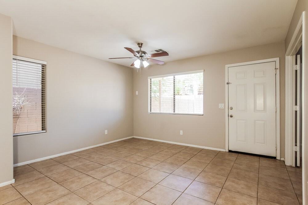 12508 W Windsor Blvd - Photo 5 of 16