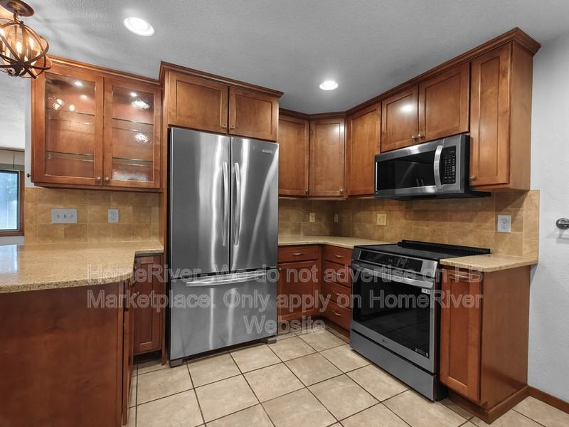 11505 N Lancelot Dr - Photo 3 of 24