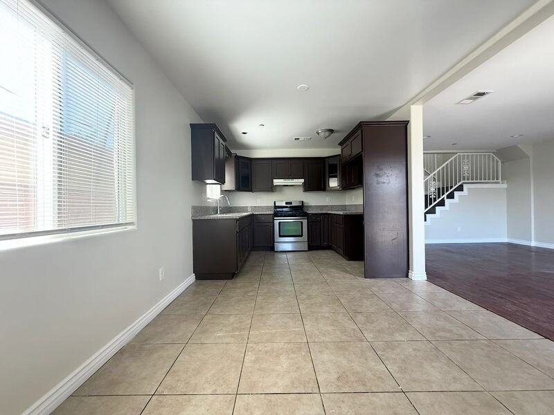1549 E 50th St - Photo 2 of 17