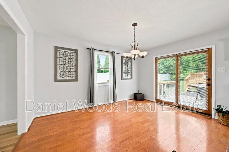 409 Dutton St - Photo 2 of 20
