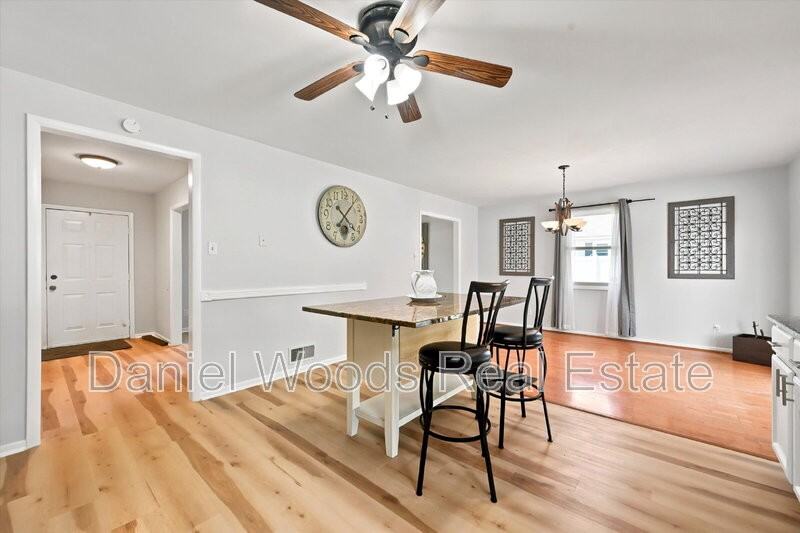 409 Dutton St - Photo 3 of 20