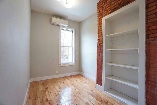 5-83 Onderdonk Avenue #2 - Photo 4 of 5