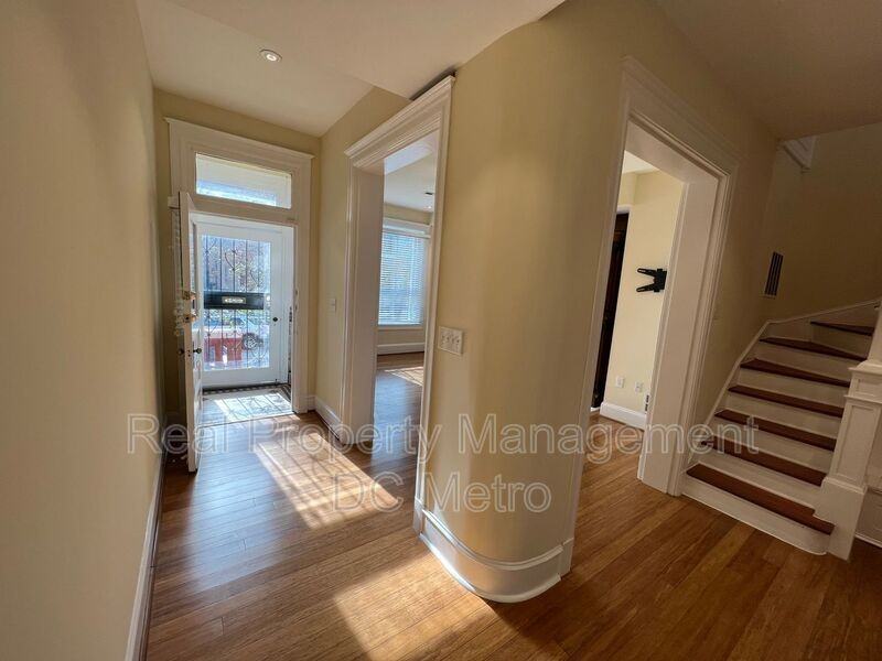 32 Quincy Pl Ne #NE - Photo 3 of 30