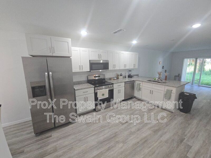 304 Avenue P Nw - Photo 4 of 13