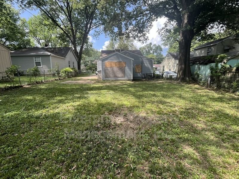 2447 Twain Ave - Photo 3 of 21