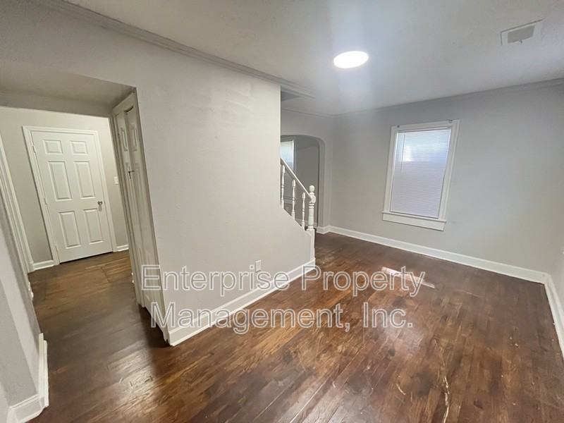 2447 Twain Ave - Photo 5 of 21