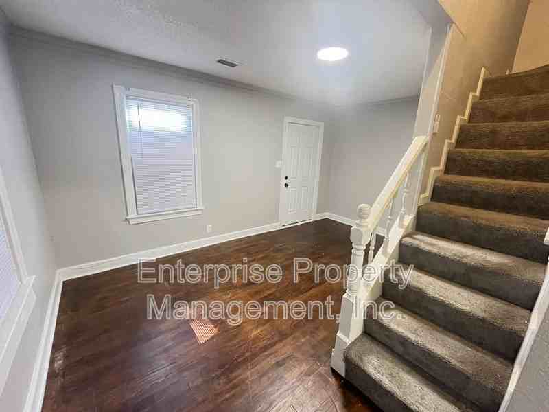 2447 Twain Ave - Photo 7 of 21