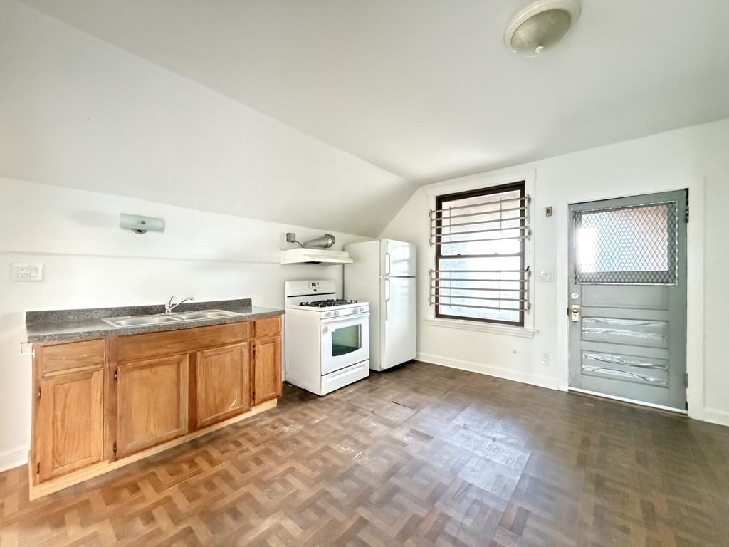 1609 N Mcvicker Ave #CH2 - Photo 3 of 21