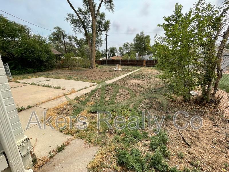 2210 Court St - Photo 7 of 13