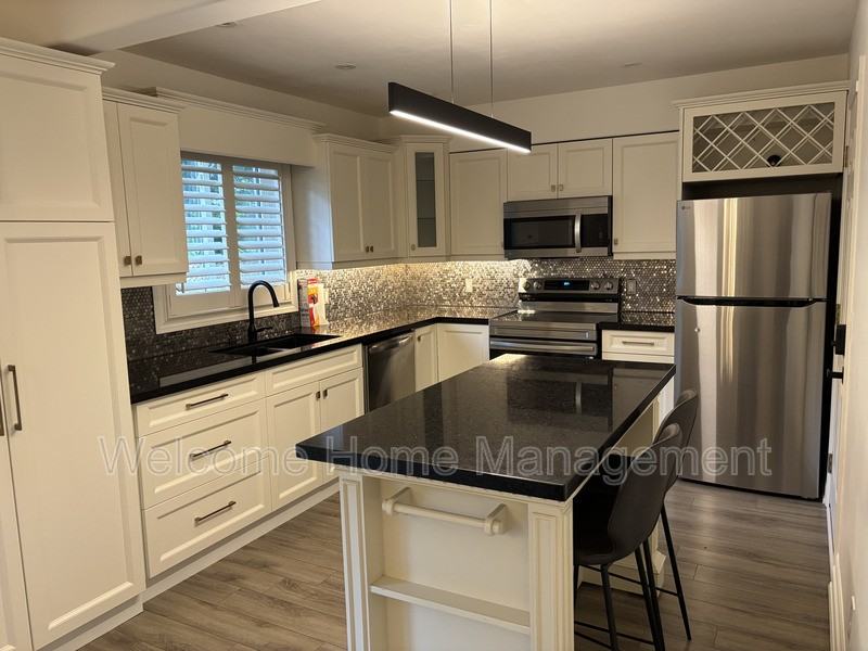 33 Broadway Ave - Photo 2 of 22