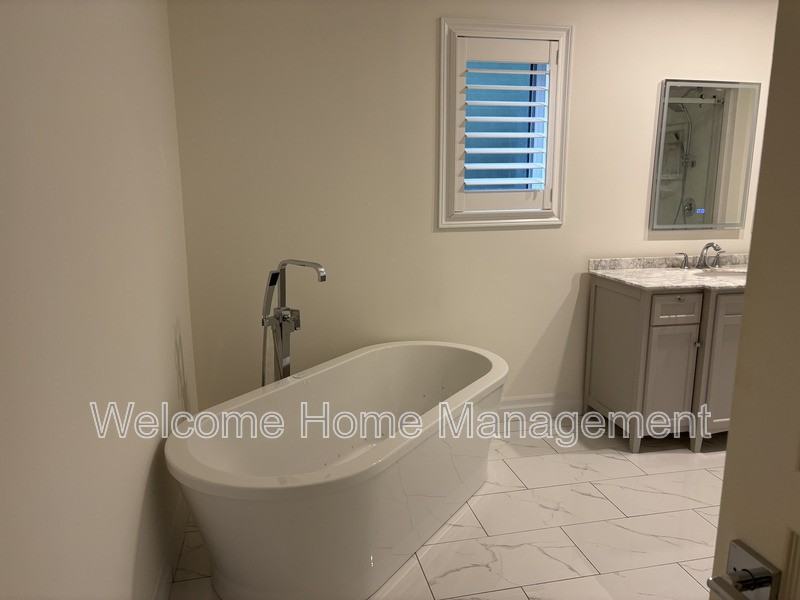 33 Broadway Ave - Photo 4 of 22