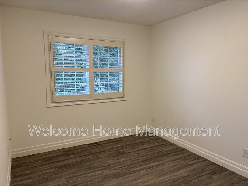 33 Broadway Ave - Photo 6 of 22