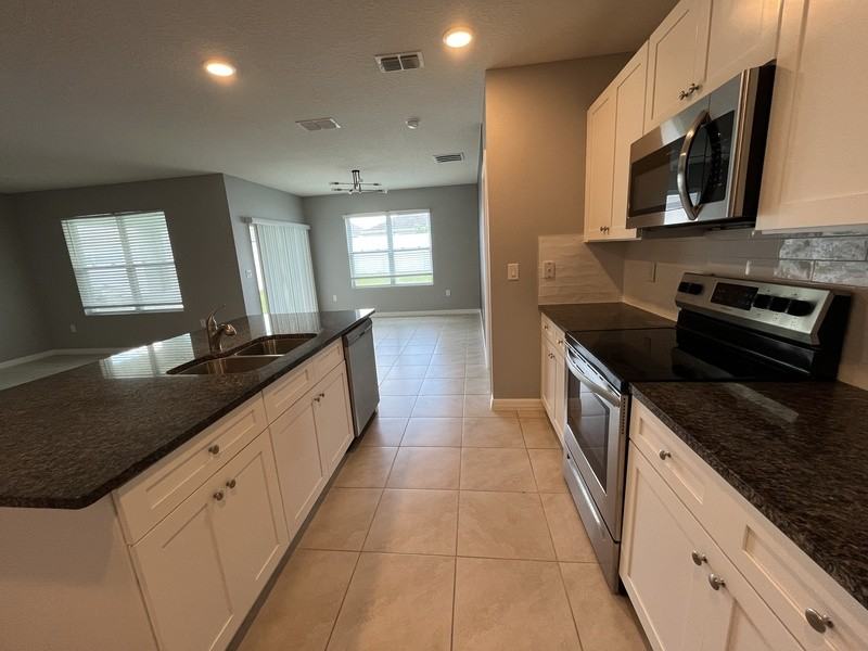 5106 Fiddlewood Way - Photo 4 of 22