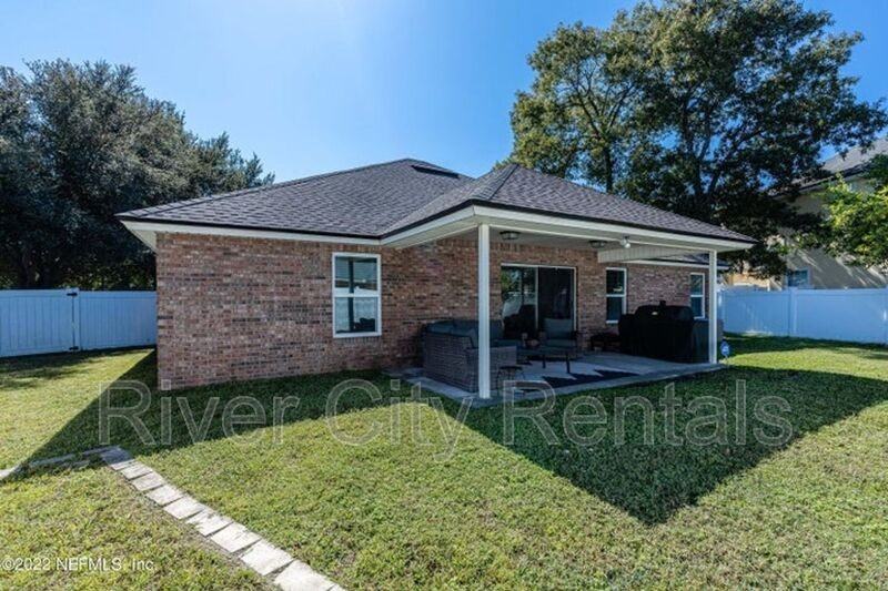 2848 Pebblewood Ln - Photo 4 of 19