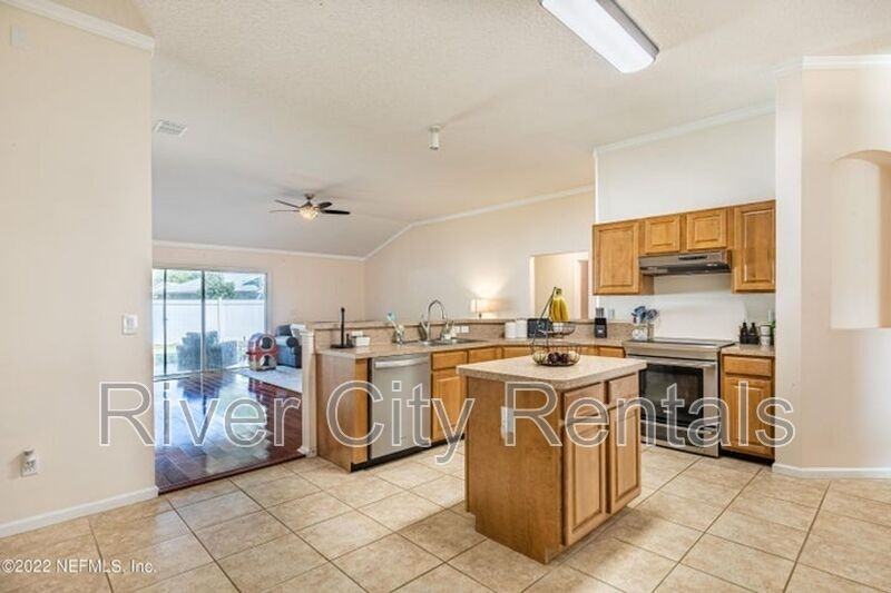 2848 Pebblewood Ln - Photo 6 of 19