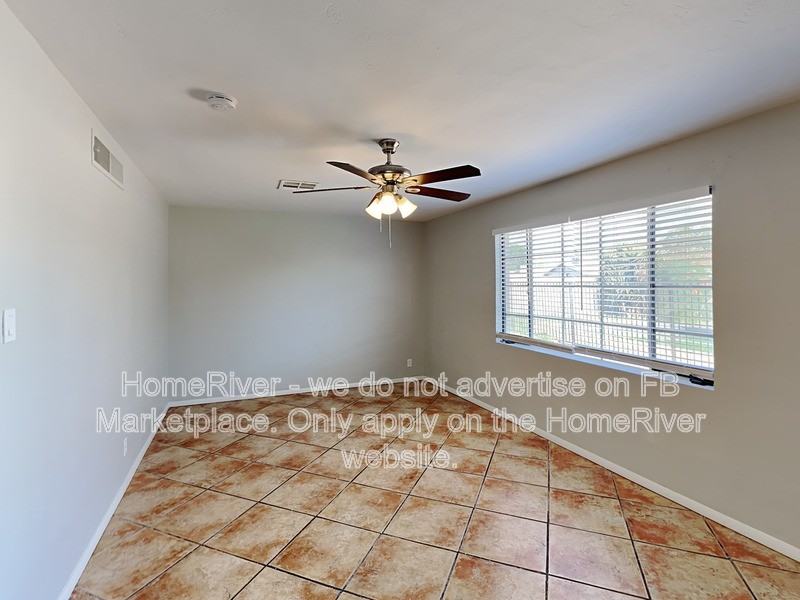 3623 W Luke Ave - Photo 2 of 24