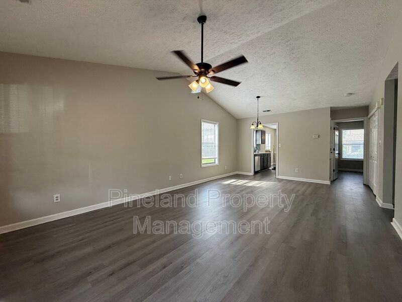 187 Aloha Dr - Photo 2 of 25