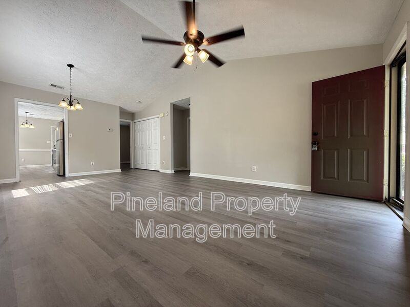 187 Aloha Dr - Photo 3 of 25