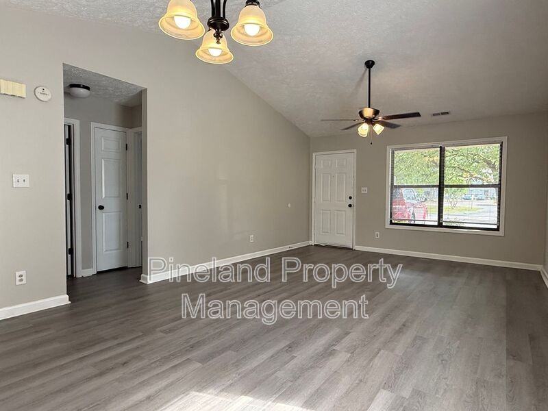 187 Aloha Dr - Photo 4 of 25