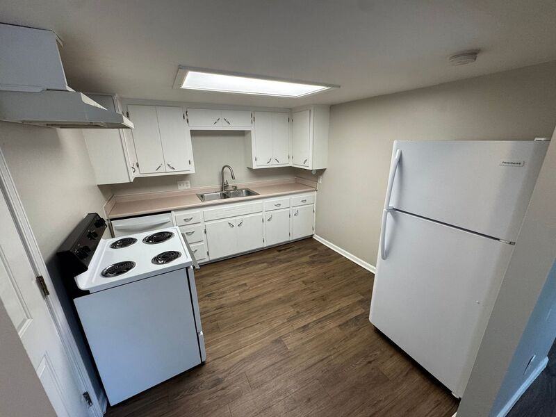 2929 E University St #5 - Photo 3 of 15