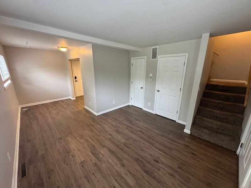 2929 E University St #5 - Photo 5 of 15