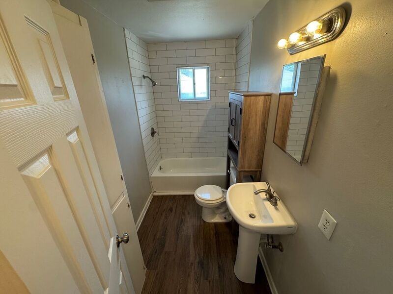 2929 E University St #5 - Photo 7 of 15