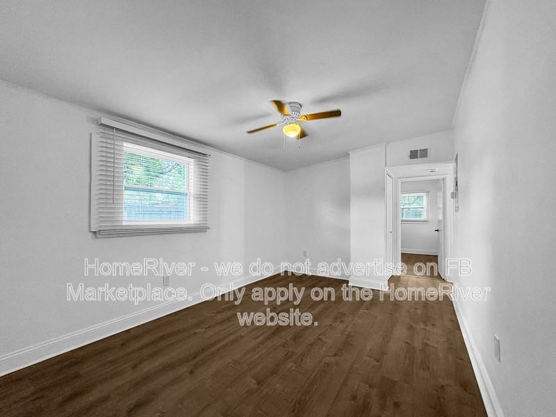 1942 Brookview Dr S - Photo 5 of 23