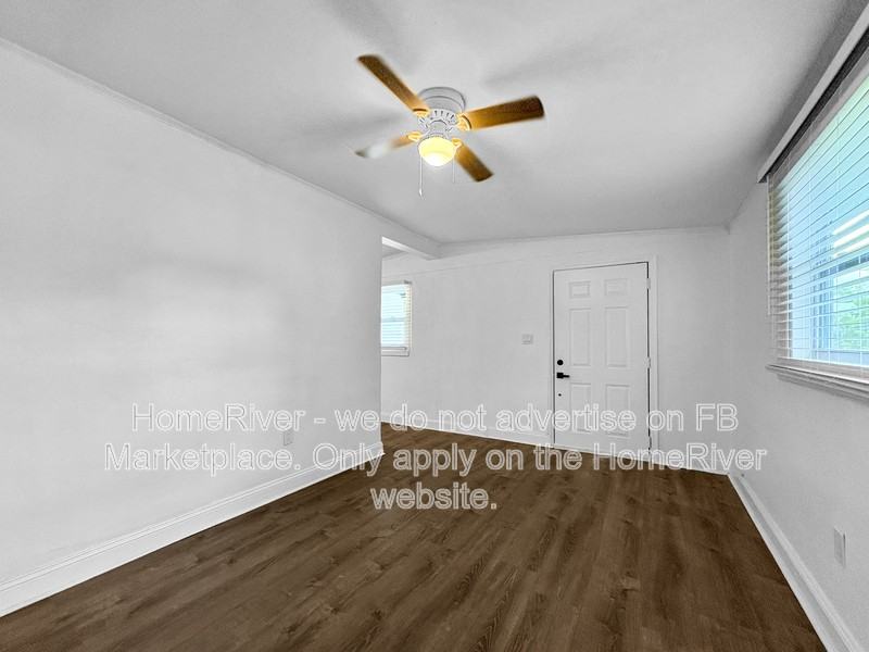 1942 Brookview Dr S - Photo 7 of 23