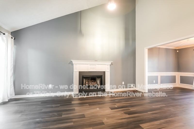 11876 Plantation Pkwy - Photo 2 of 19