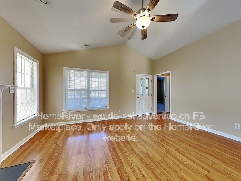 1806 11th St - Photo 3 of 21