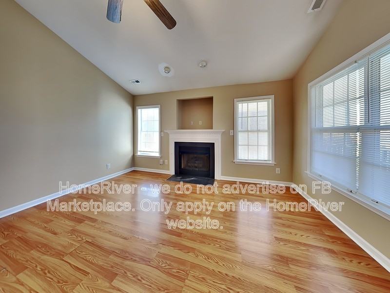 1806 11th St - Photo 4 of 21