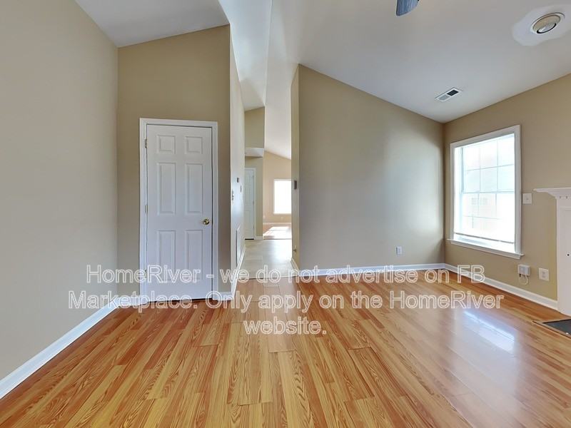1806 11th St - Photo 5 of 21
