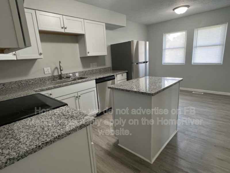 809 Spring Valley Dr - Photo 2 of 24