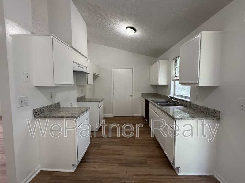 2509 Corner Stone Trl - Photo 6 of 14