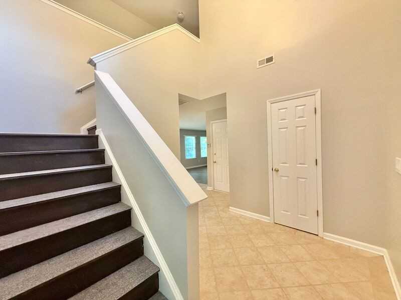 301 Siena Dr - Photo 3 of 33